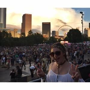 Meet your Posher, Nicole